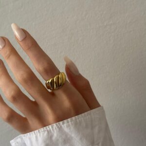 Modern Curve Ring