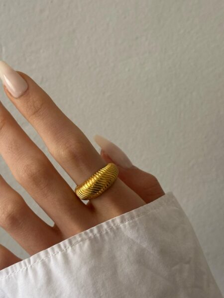 Sculpted Gold Ring